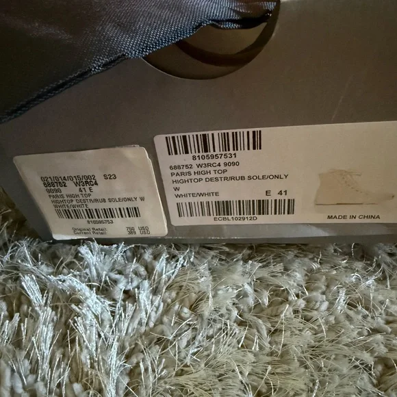 Balenciaga Off-White High-Top Sneakers - Picture 5 of 7